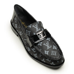 Signature Pattern Buckle Loafers