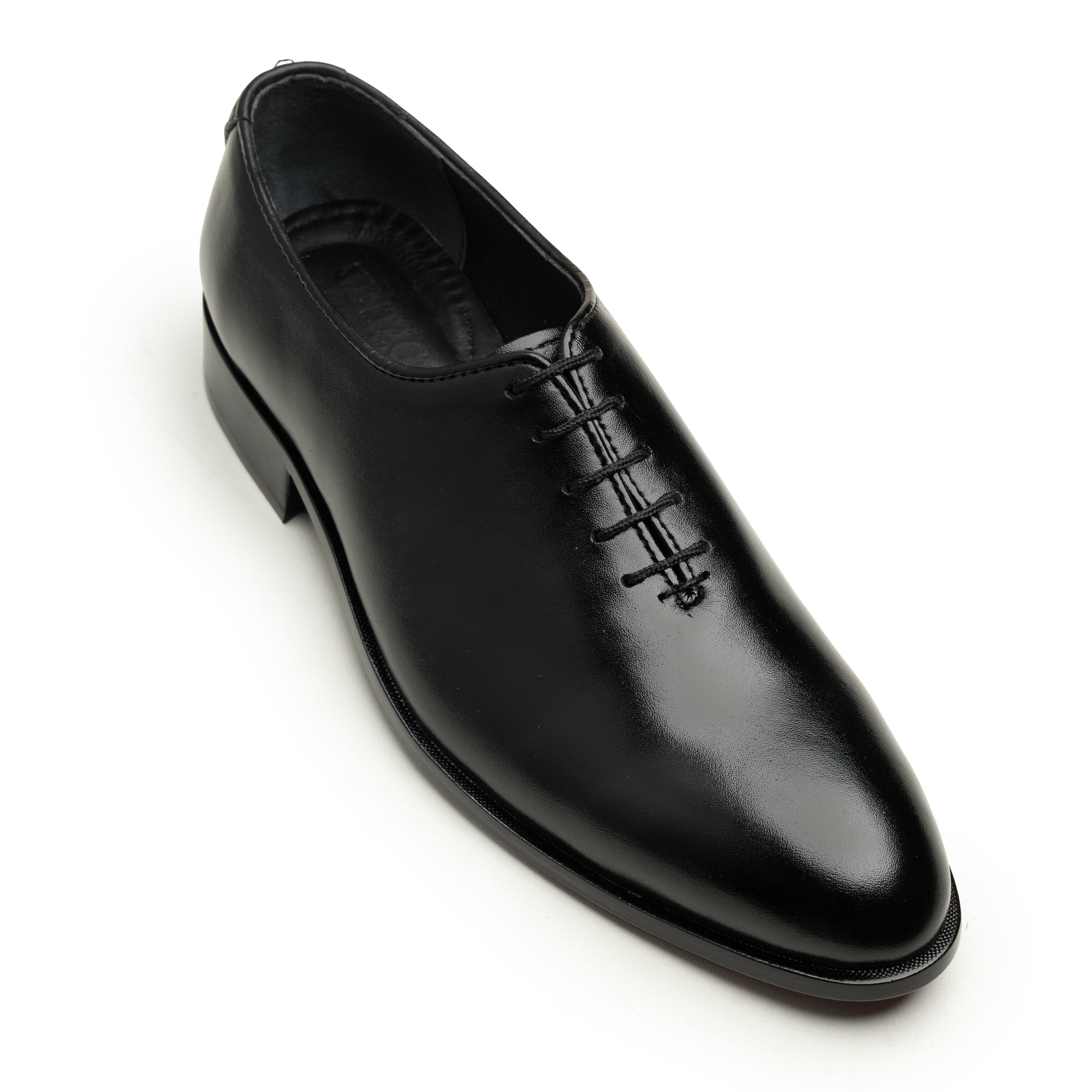 Classic Black Leather Lace-Up Shoes